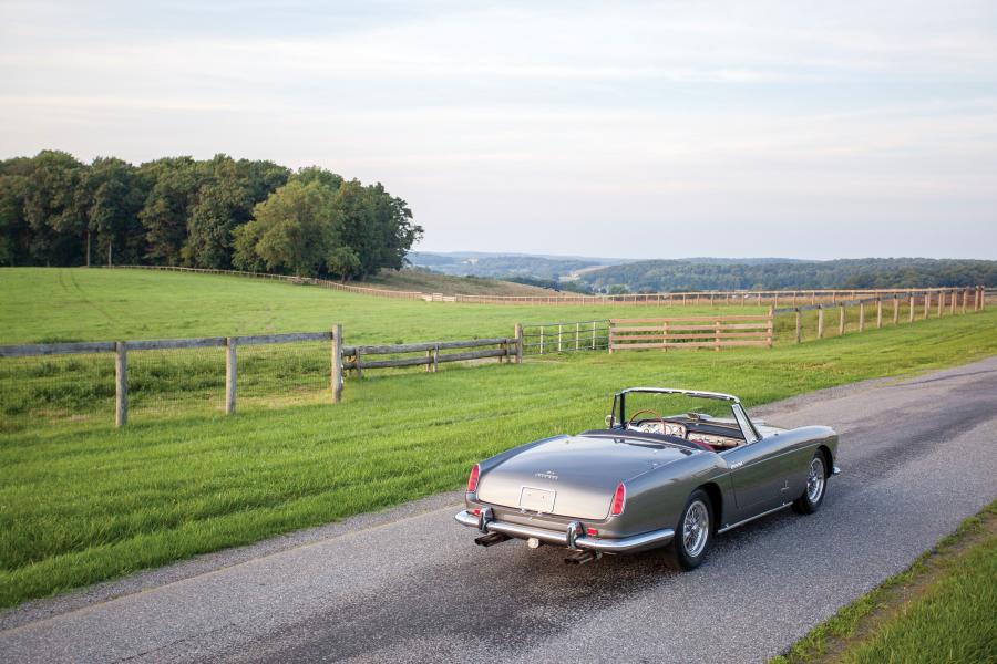  Ferrari 250 GT Cabriolet (Series II) 1960 года  (фото 8 из 12)